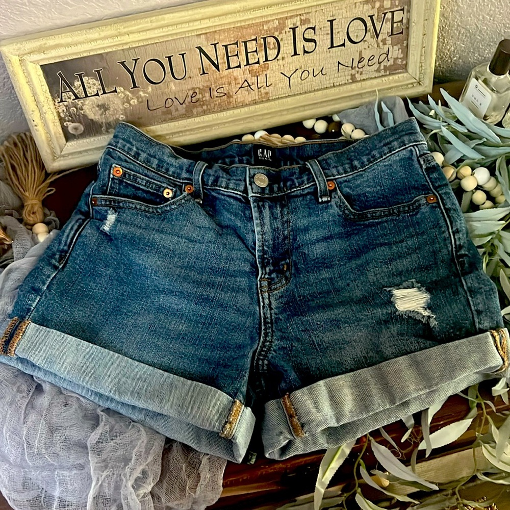 GAP JEAN SHORTS, cuffed, distressed, size 27